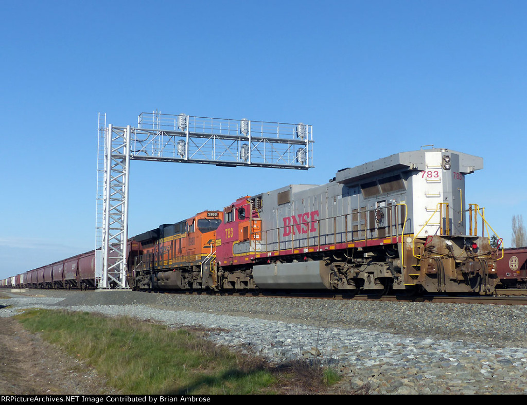 BNSF BNSF DPU northbound grain